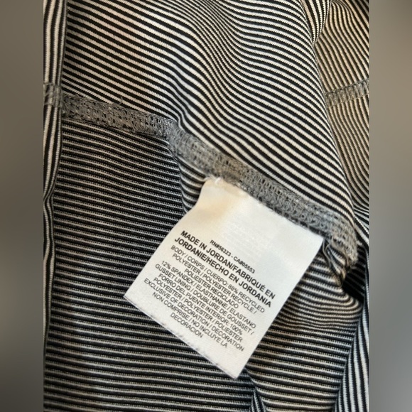 Nike Dri Fit striped Legend 2.0 fold over waist band capri leggings Sz-M. U3 - Picture 4 of 8